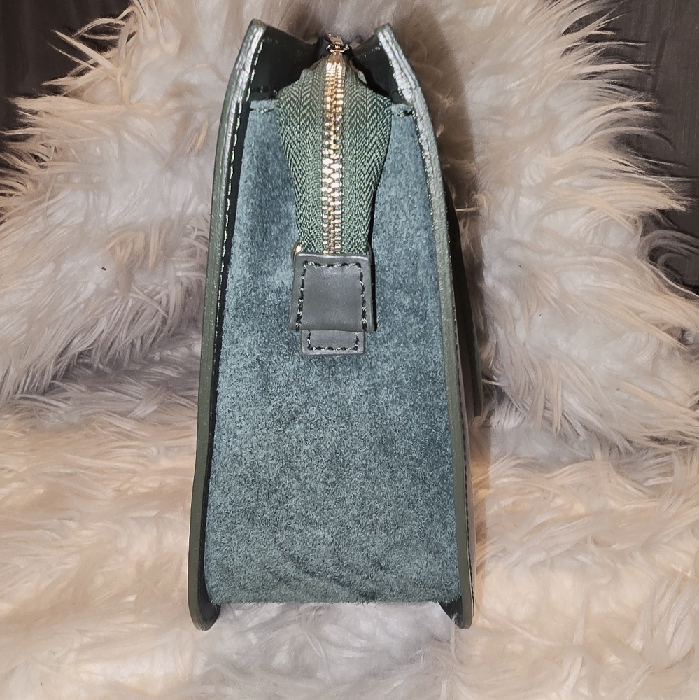 Authentic Camelia Roma Handbag - Picture 8 of 10
